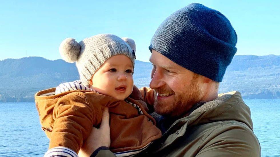 Tal pai, tal filho! Meghan Markle revela vídeo único de Harry com o ...