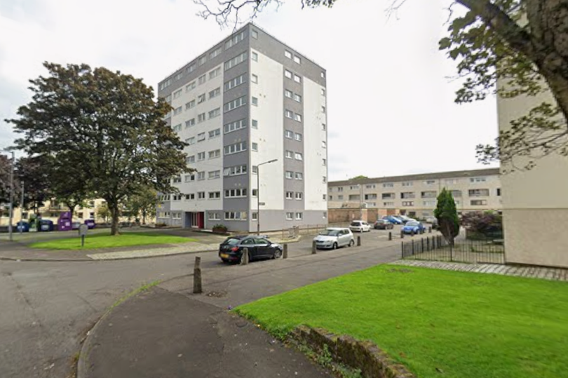Man dies after being found unresponsive on Glasgow street