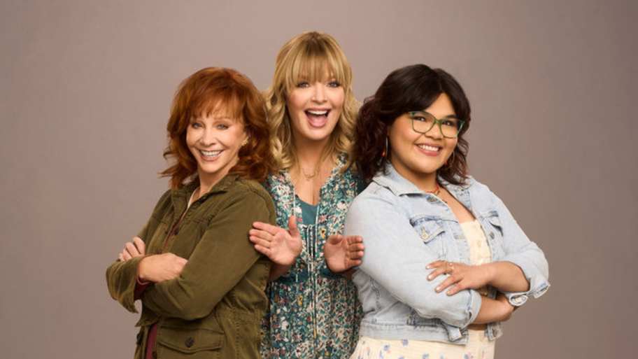 Reba's delightful new sitcom just became one of the most popular shows ...