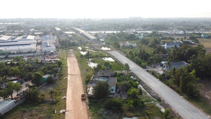 Đường huyết mạch qua Bến Lức làm 3 năm còn vướng mặt bằng, Tây Ninh yêu cầu làm sạch trong tháng 4