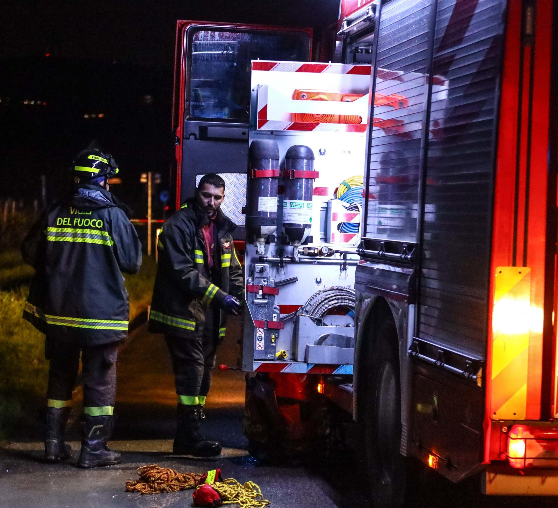 Milano, incendio in camera da letto: anziana portata in ospedale in ...