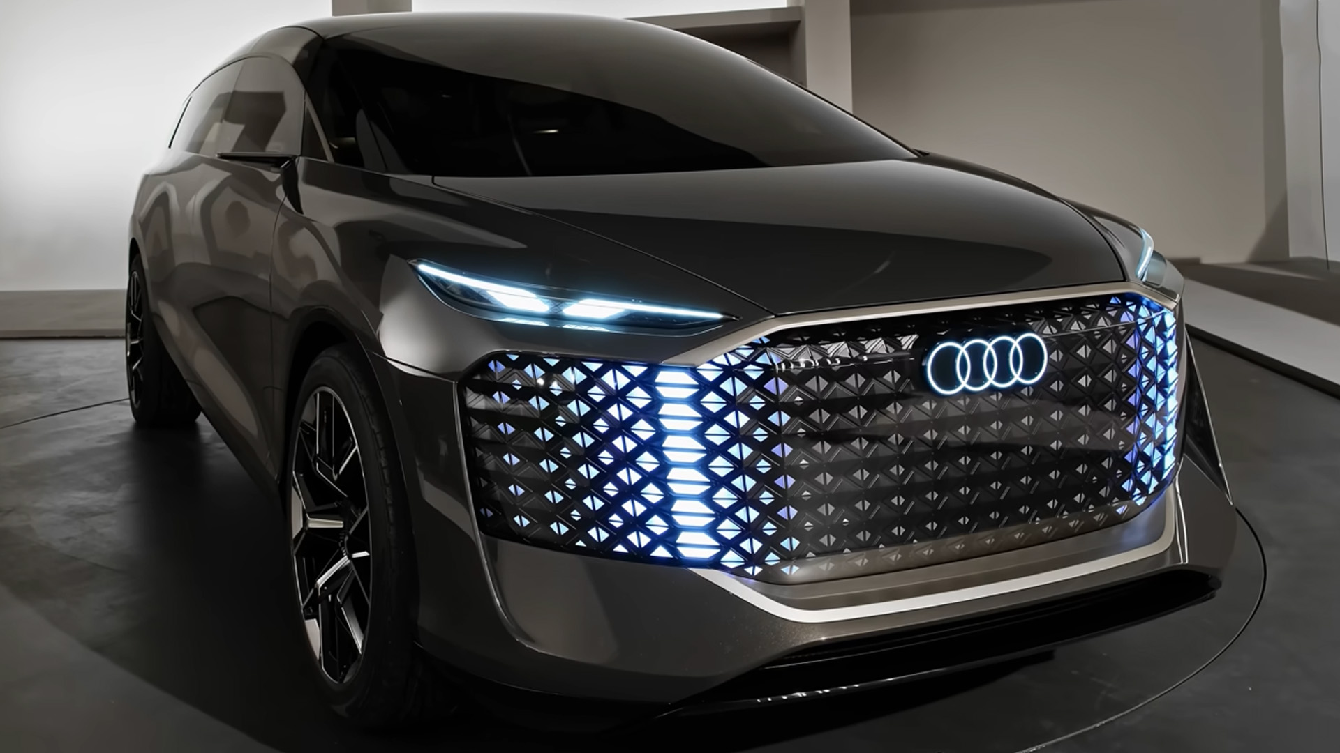 A close look at the Audi Urbansphere concept