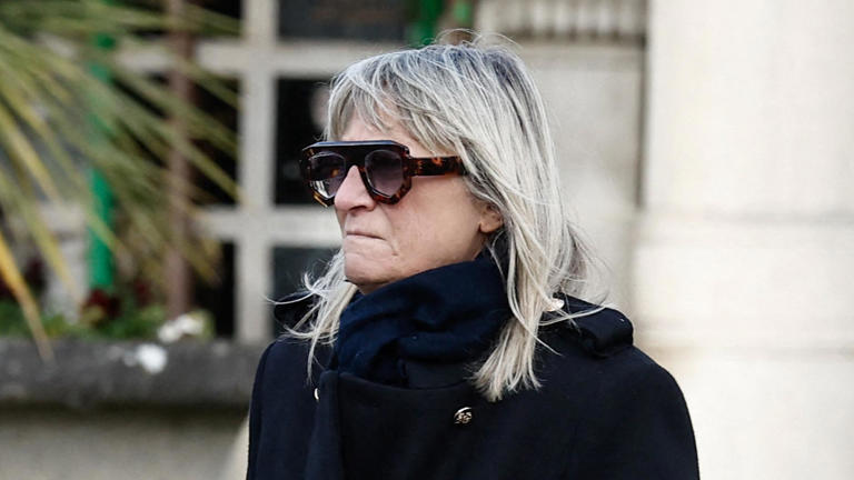 Cinq jours après les obsèques d'Isabelle Mergault, Christine Bravo panse sa  peine en Corse : « Allez reviens vers la vie »