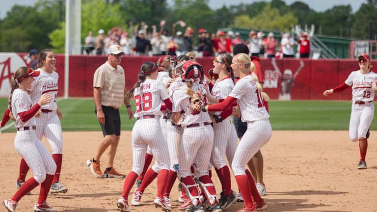 Views from Alabama softball's series win over No. 1 Texas: Photo gallery