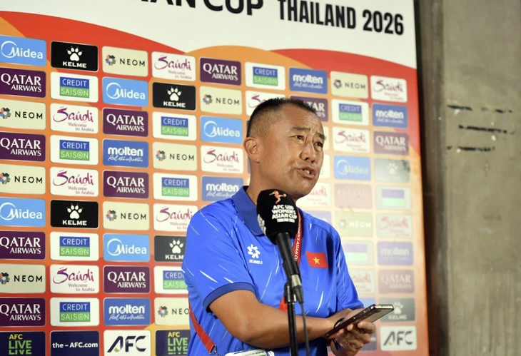 HLV U20 nữ Việt Nam công nhận kỹ thuật của U20 nữ Thái Lan rất tốt