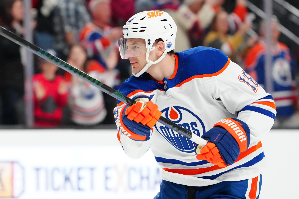 Oilers announce Zach Hyman injury update before Golden Knights game