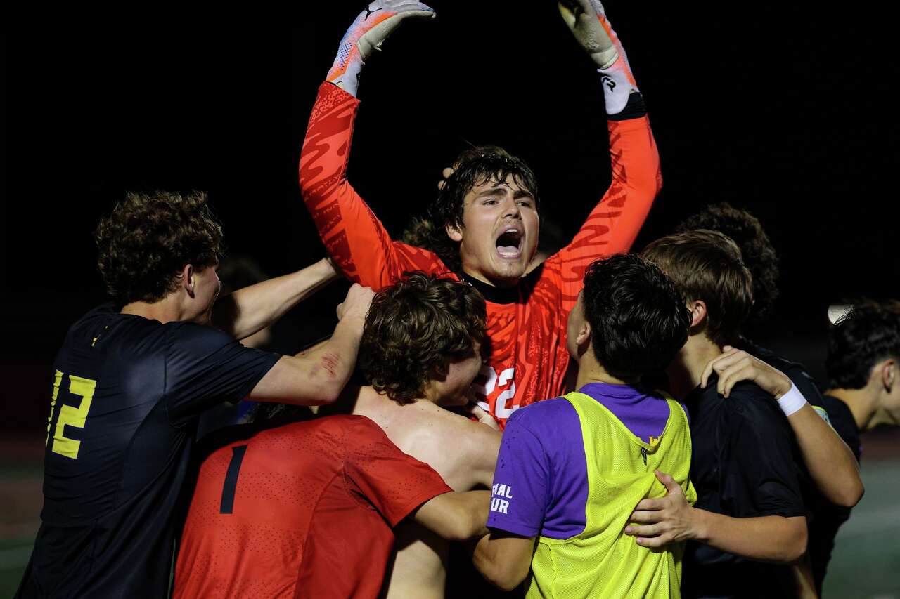 Pieper advances to first boys soccer state title game in thrilling ...