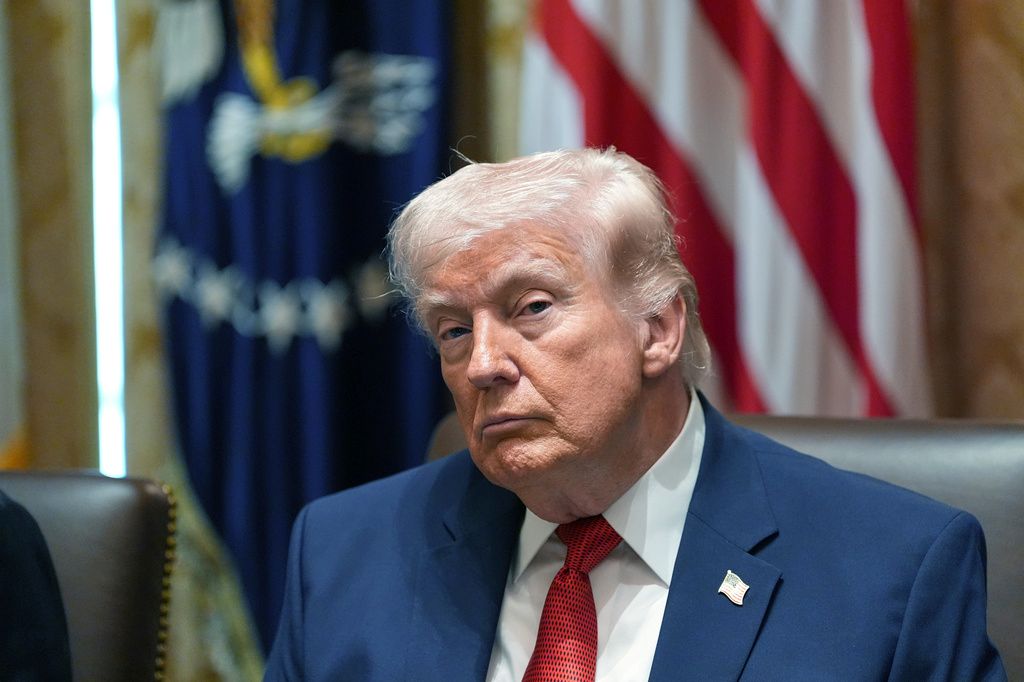 White House slaps down rumors Trump is at Walter Reed