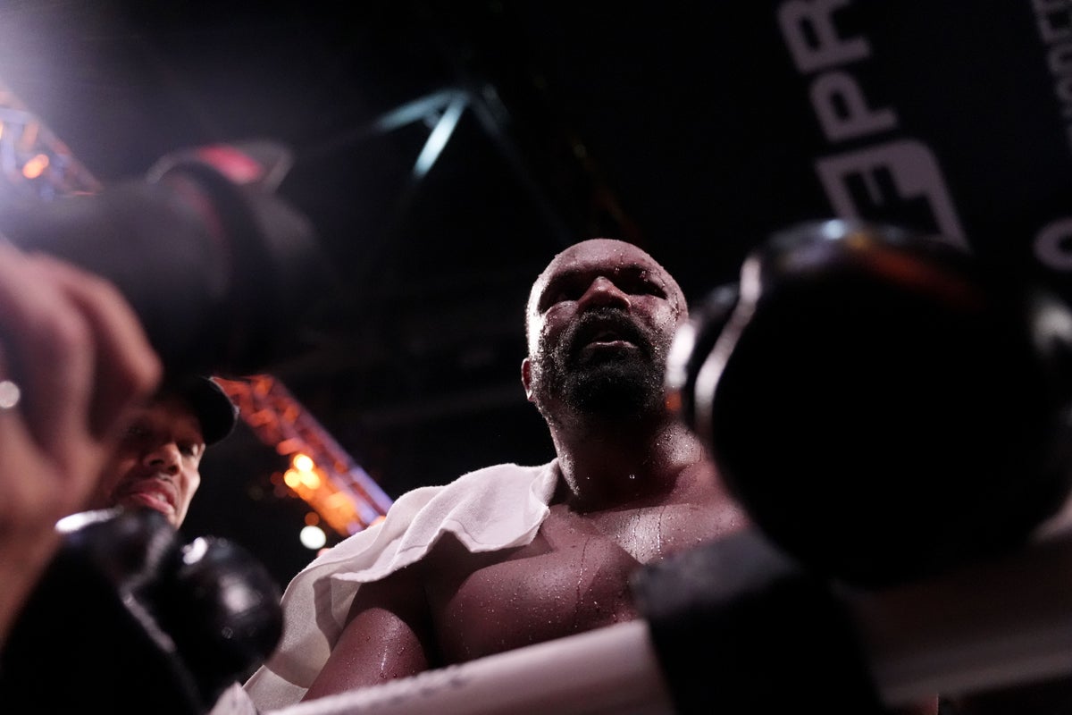 Derek Chisora falls to defeat against Deontay Wilder in final bout of his career<br><br>