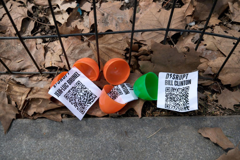 Epstein egg hunt sends liberals scouring Manhattan for $200 prize — as ...