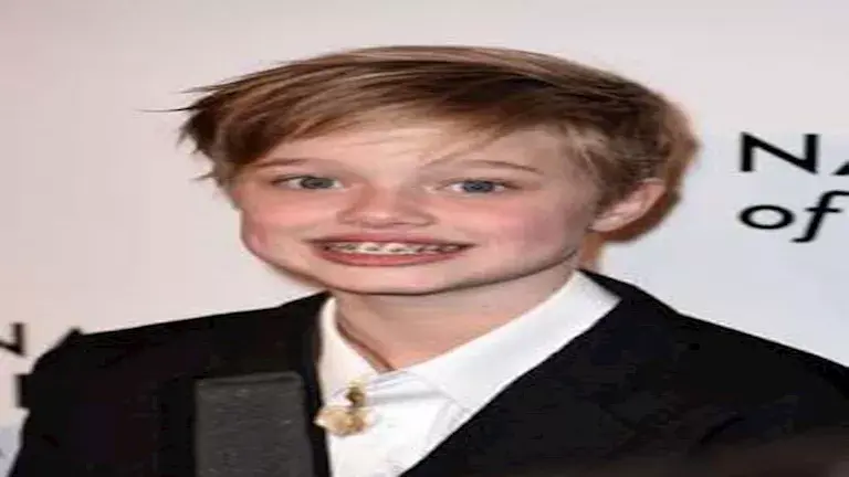 شيلوه جولي بيت في طفولتها