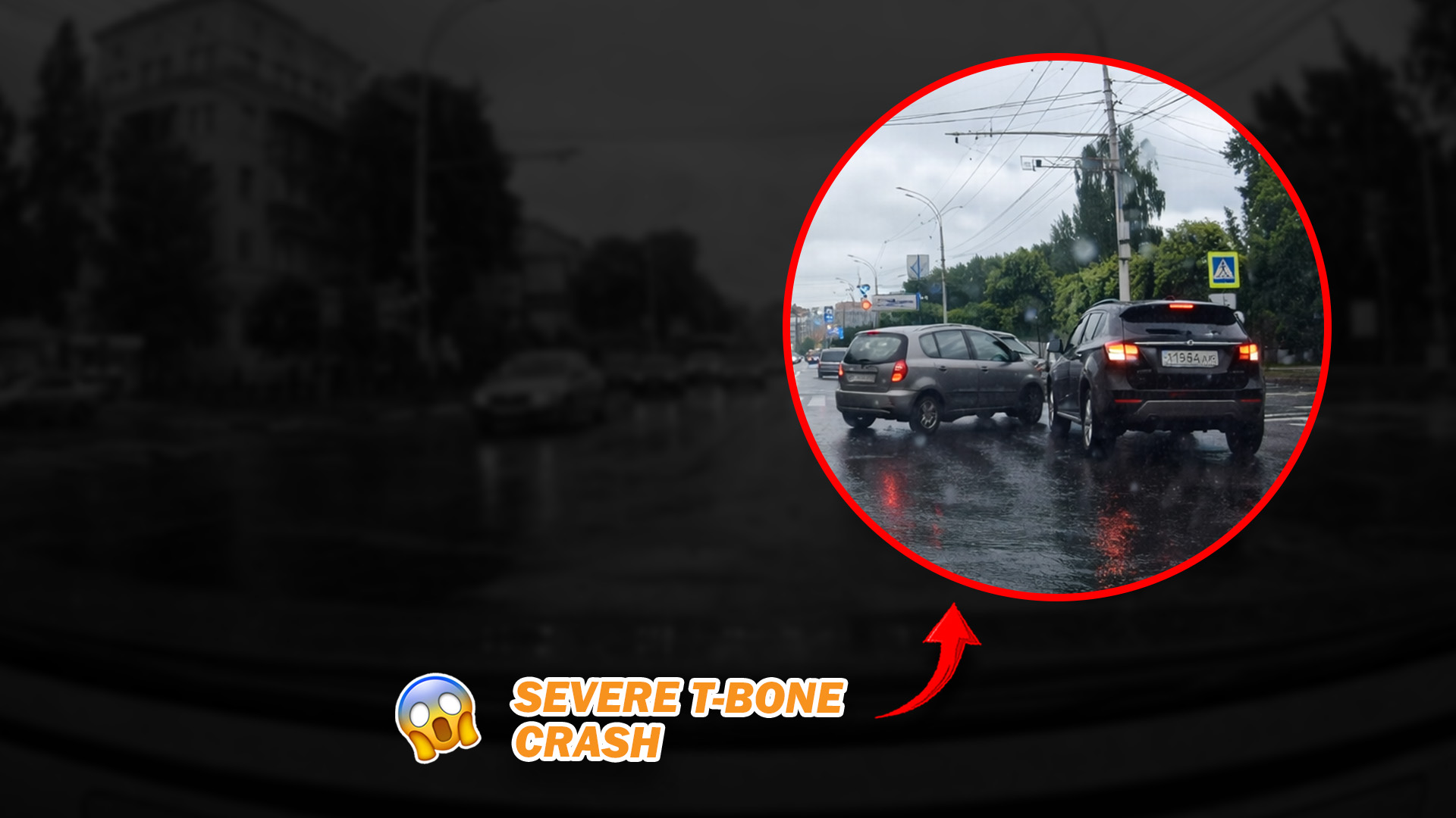T-bone collision at traffic light caught on camera