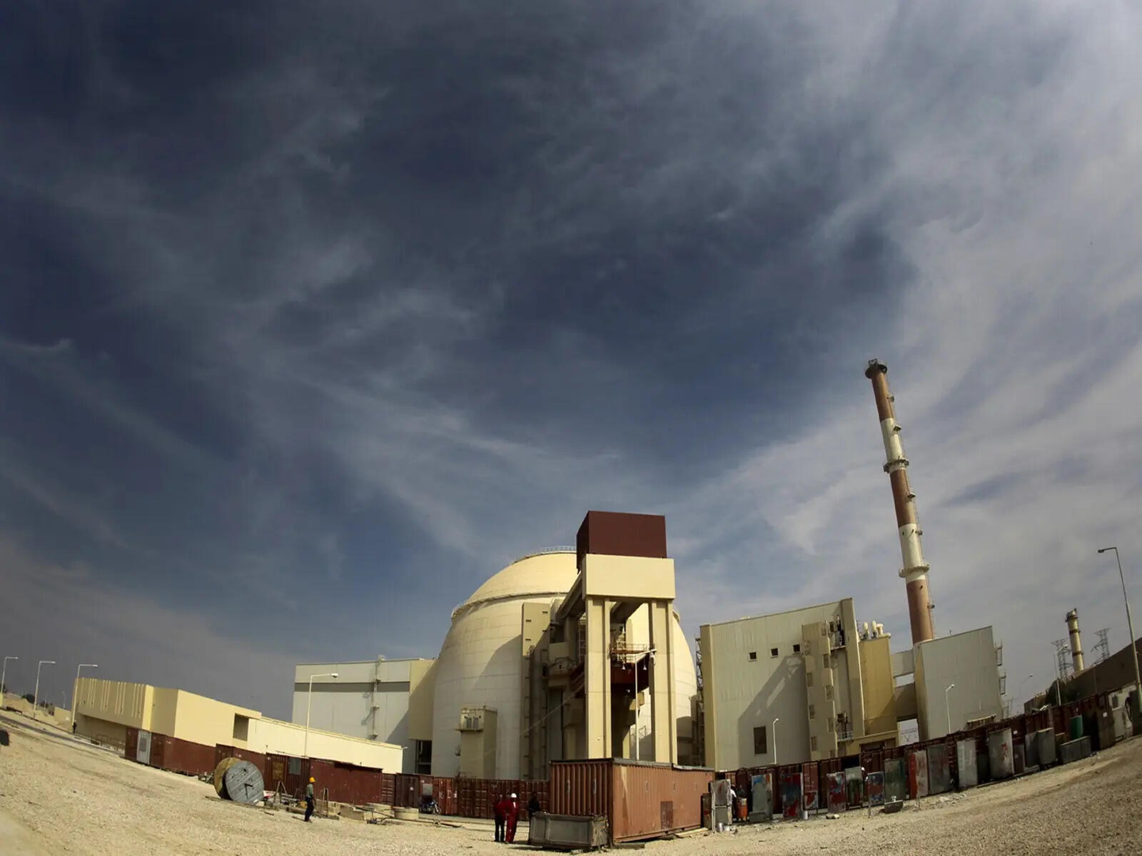 Donald Trump to attack Iran's Bushehr nuclear site in 48 hours? Russia ...