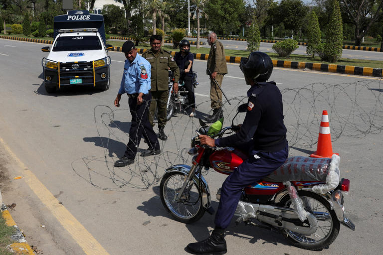 Pakistan fortifies Islamabad with 10,000 troops ahead of US.-Iran talks