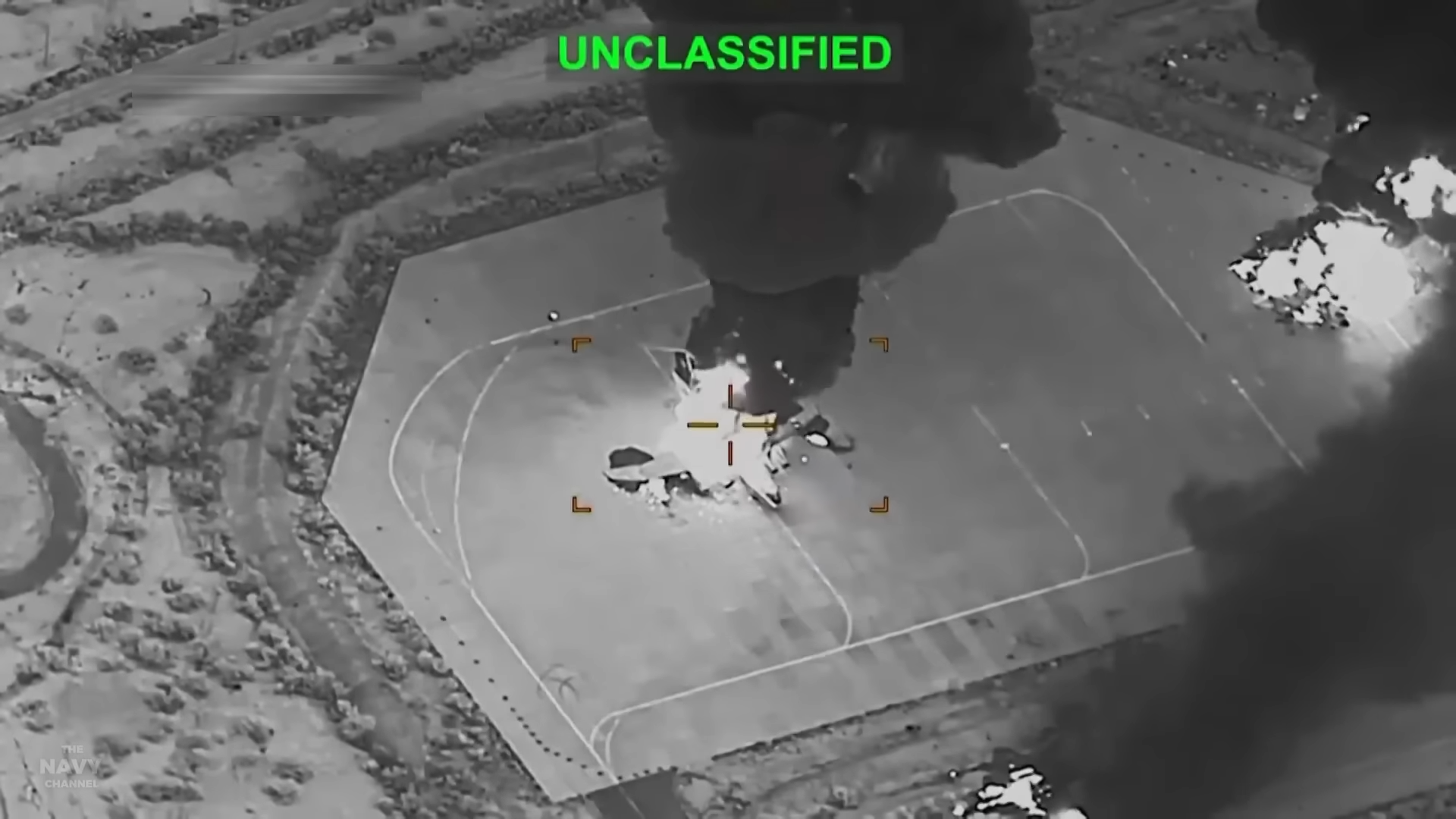 Watch how US forces destroyed their own aircraft to get out of Iran<br>