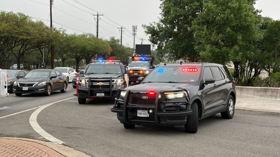 1 dead following crash off East Ben White Boulevard