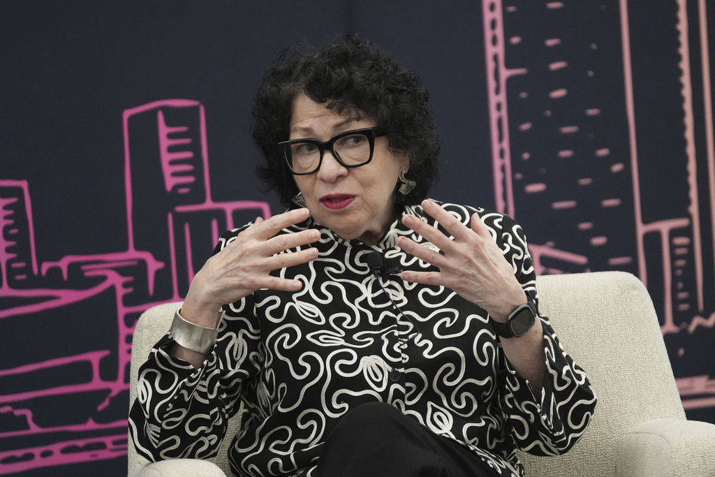 Sonia Sotomayor warns of "unprecedented" Supreme Court change<br><br>