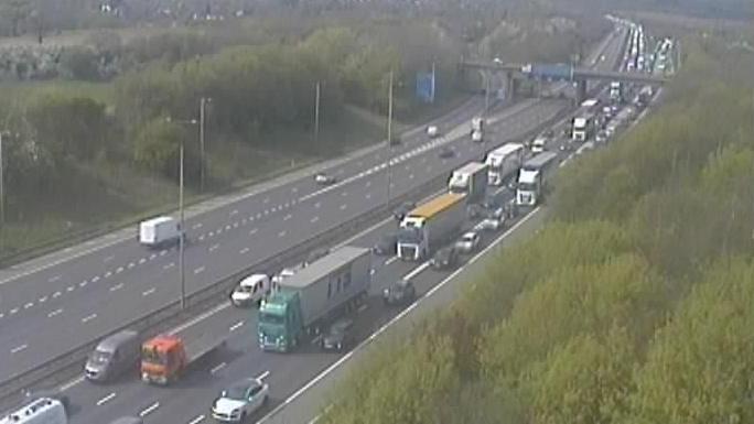 M1 closed in both directions following crash