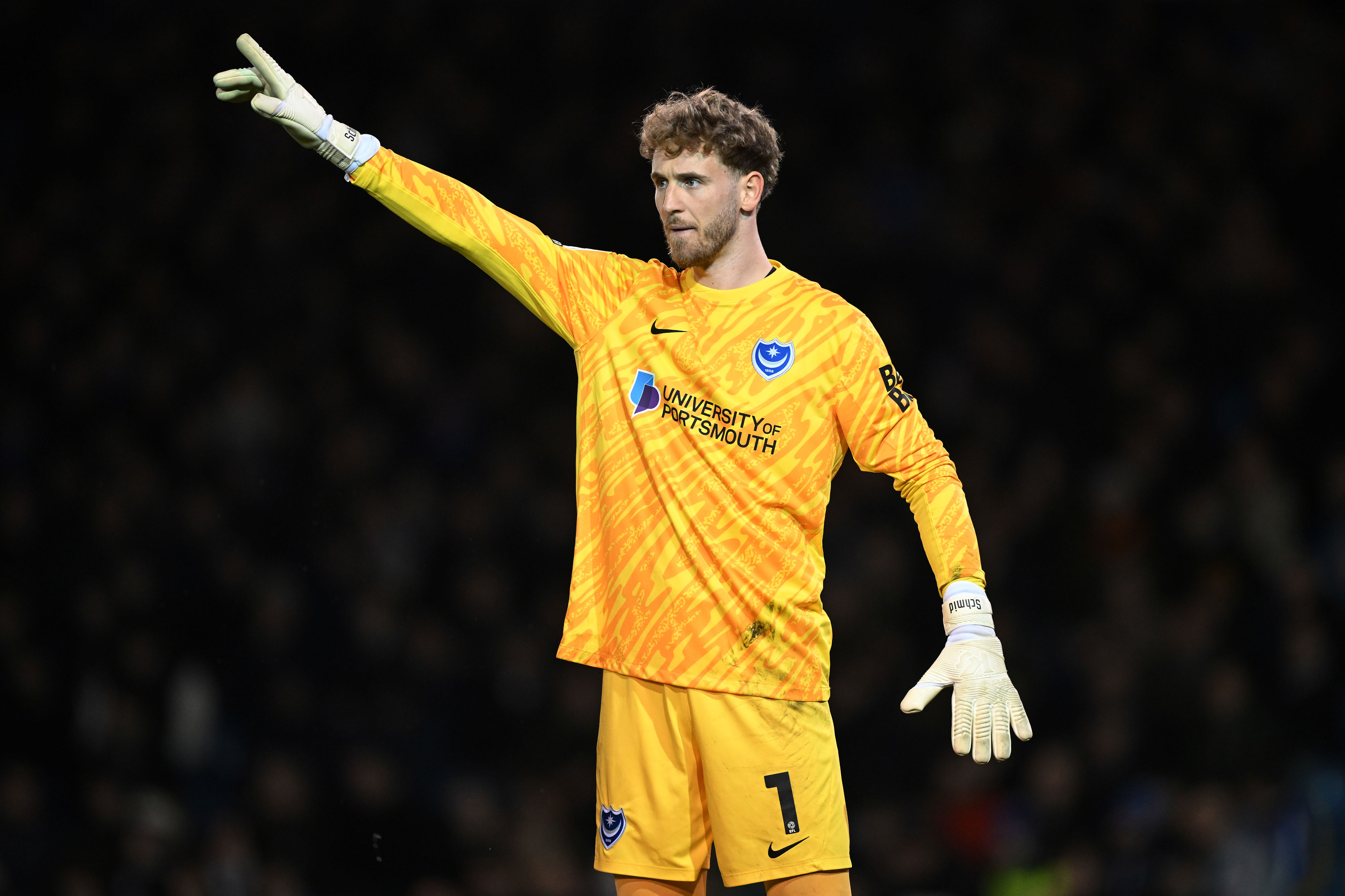 Portsmouth boss answers goalkeeper criticism ahead of Middlesbrough test