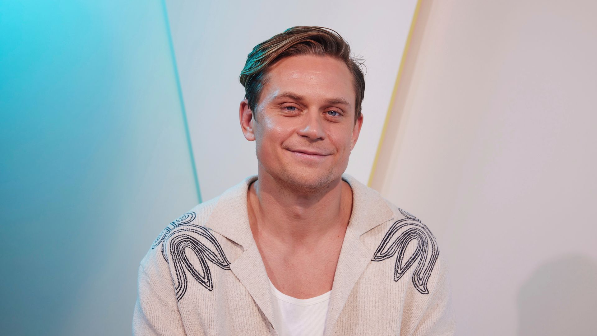 billy-magnussen-will-nicht-nur-typen-spielen-die-man-am-liebsten