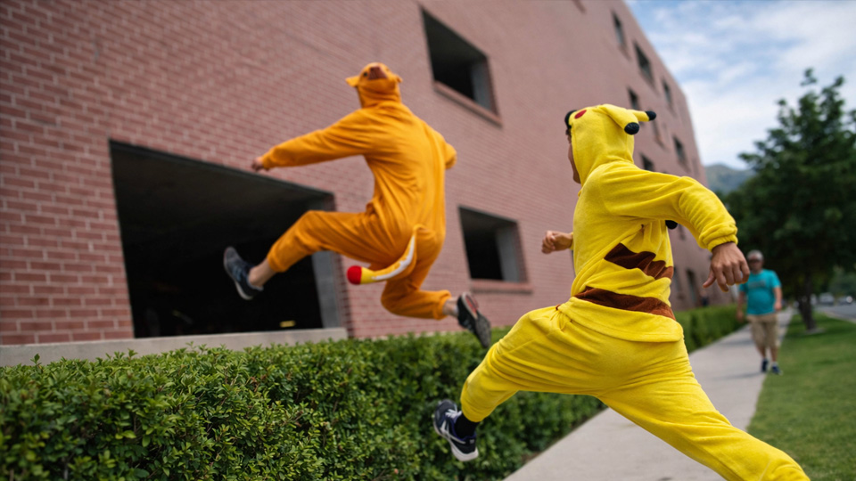 Pokémon GO scene brought to life with parkour