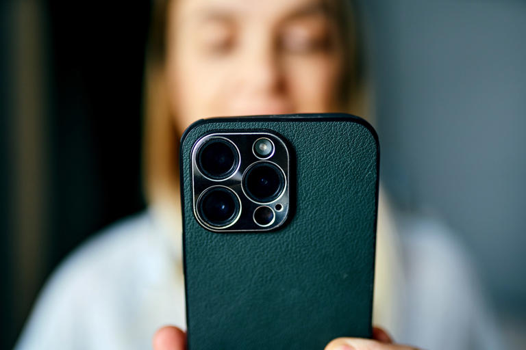 1.8 billion iPhone users warned over new money-draining scam