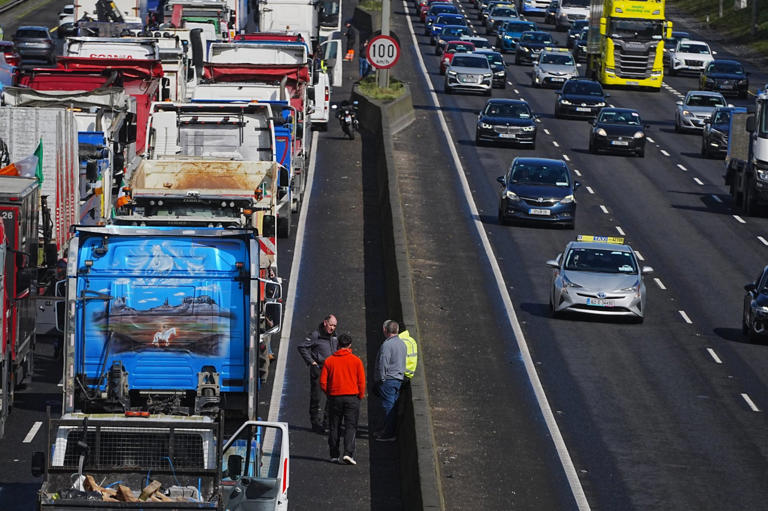 US Truckers Warn Surging Diesel Costs Threaten Retail Domino Effect