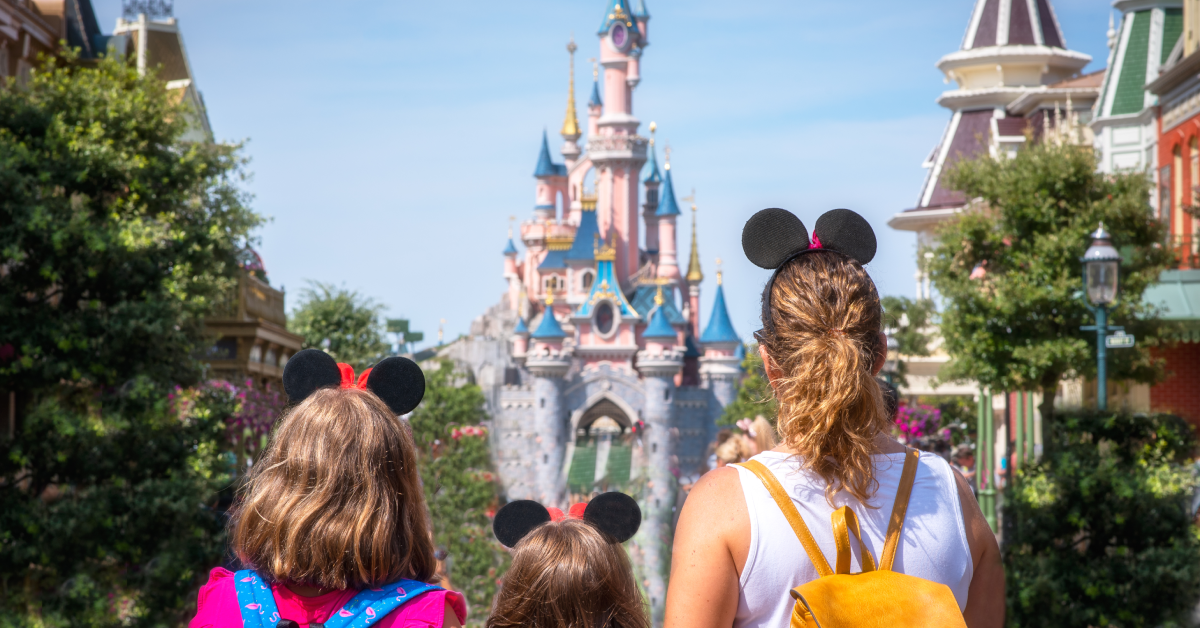 13 types of people who should never go to Disney World