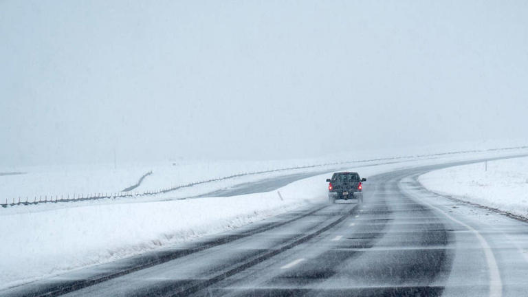 Winter storm warning: 12-24 inches of snow to slam highways across ...