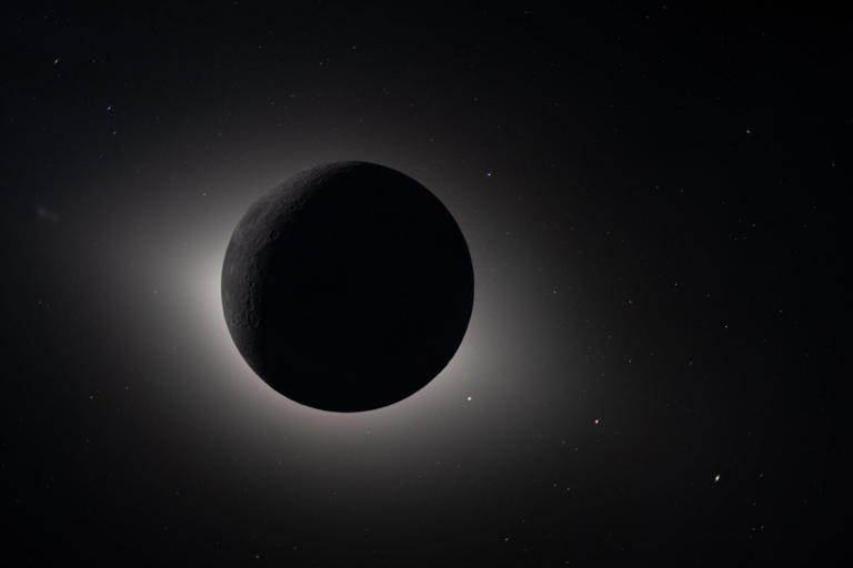 In pictures: The best shots from Artemis mission to the dark side of ...