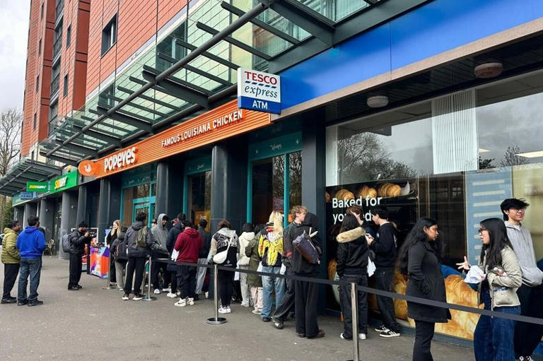 Students queue from 4am as new Popeyes opens near Manchester University