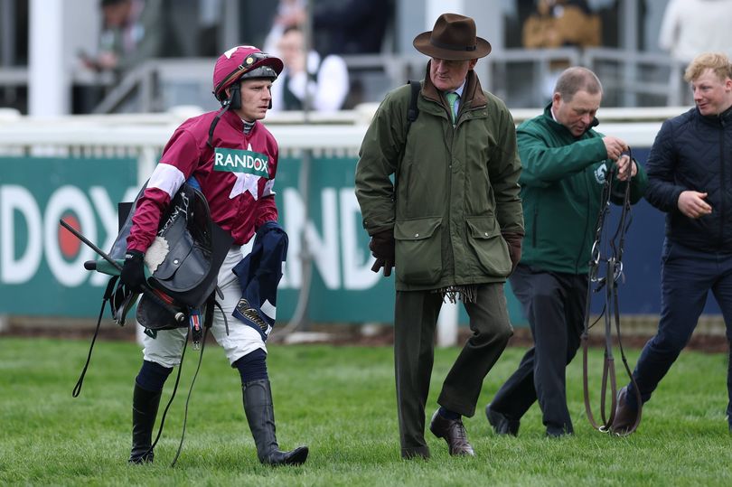 Willie Mullins horse dies at Aintree after catastrophic injury while ...