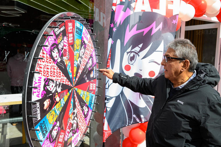 17 pics as excited customers make a beeline for opening of new Chopstix ...