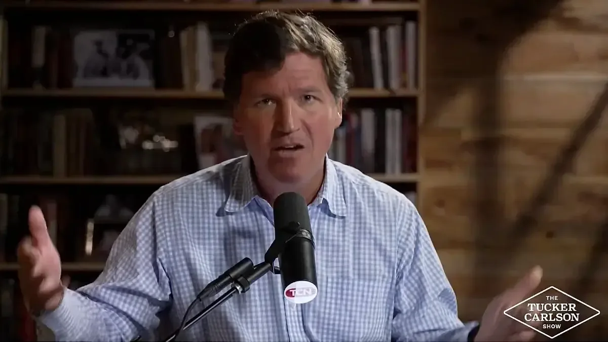 Laura Loomer rats out 'mentally ill' Tucker Carlson to Donald Trump ...