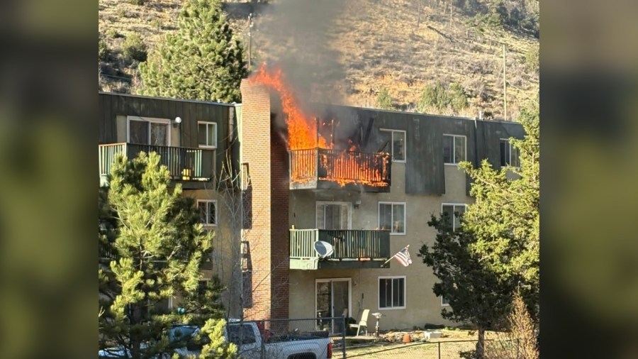 Man arrested after trying to use fire truck equipment during apartment fire