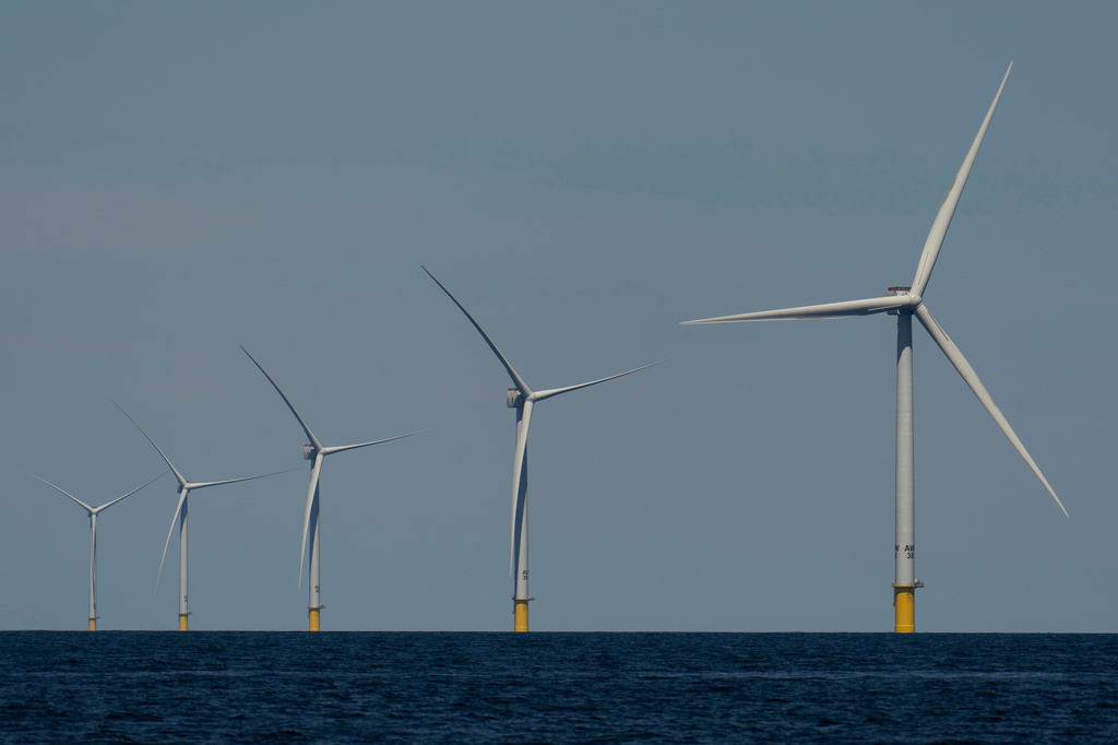 Developer of Massachusetts offshore wind farm sues to stop turbine manufacturer from walking away<br>