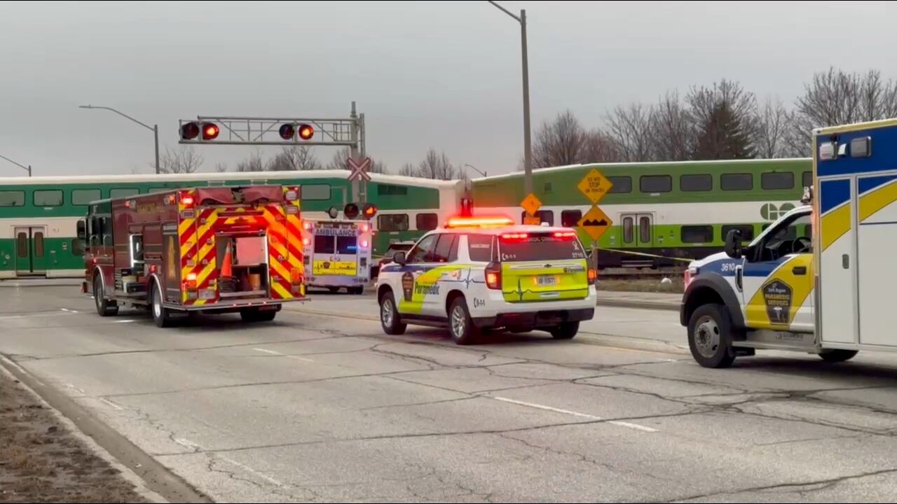 Person dead after being struck by GO train in Richmond Hill, Ont ...