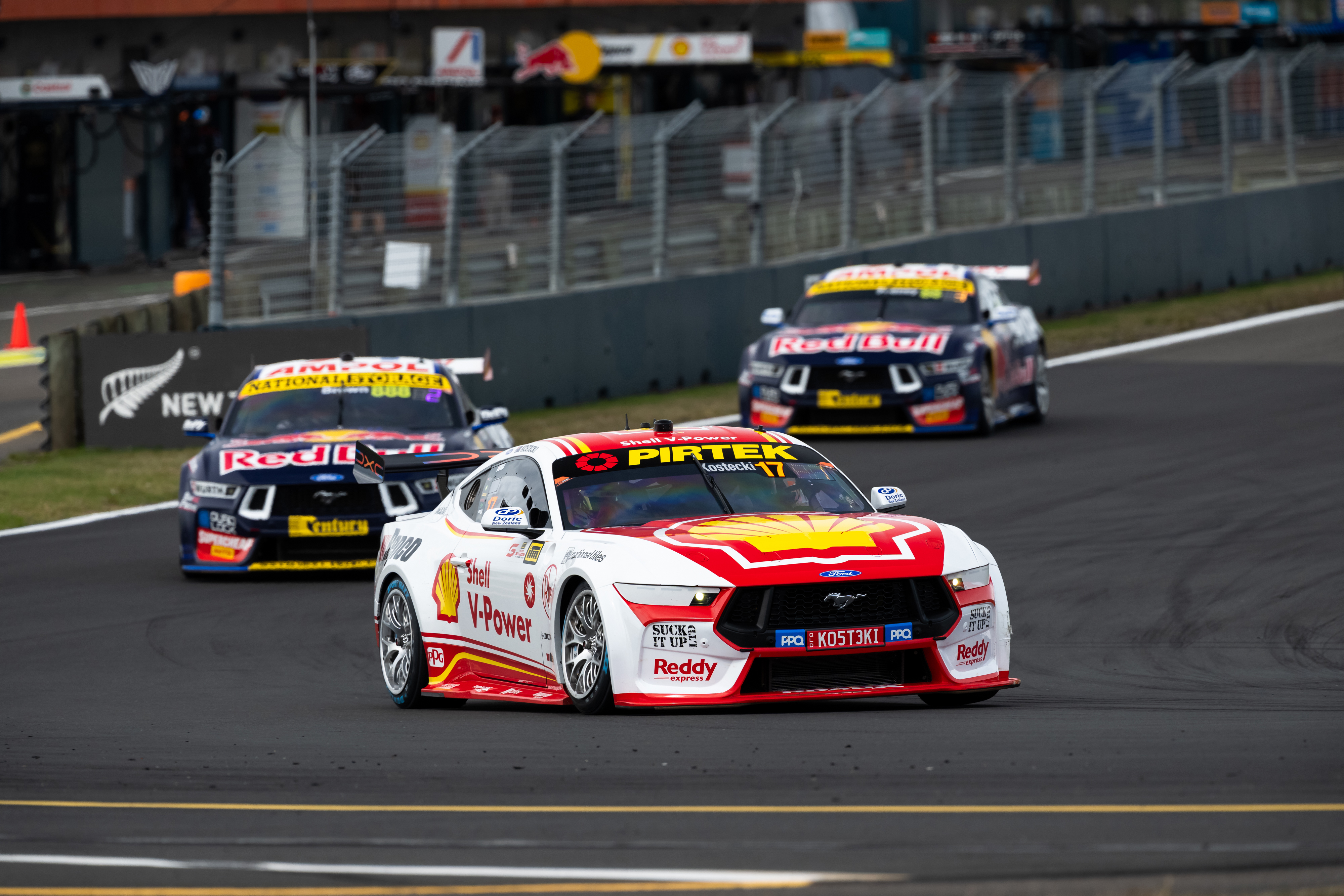 Supercars champs in pit lane spat after late race contact