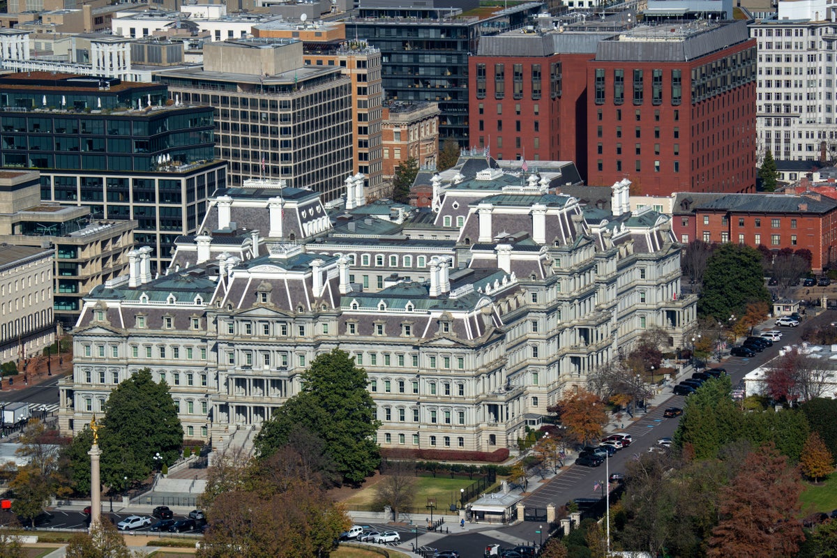 Trump submits plans to repaint historic DC federal building
