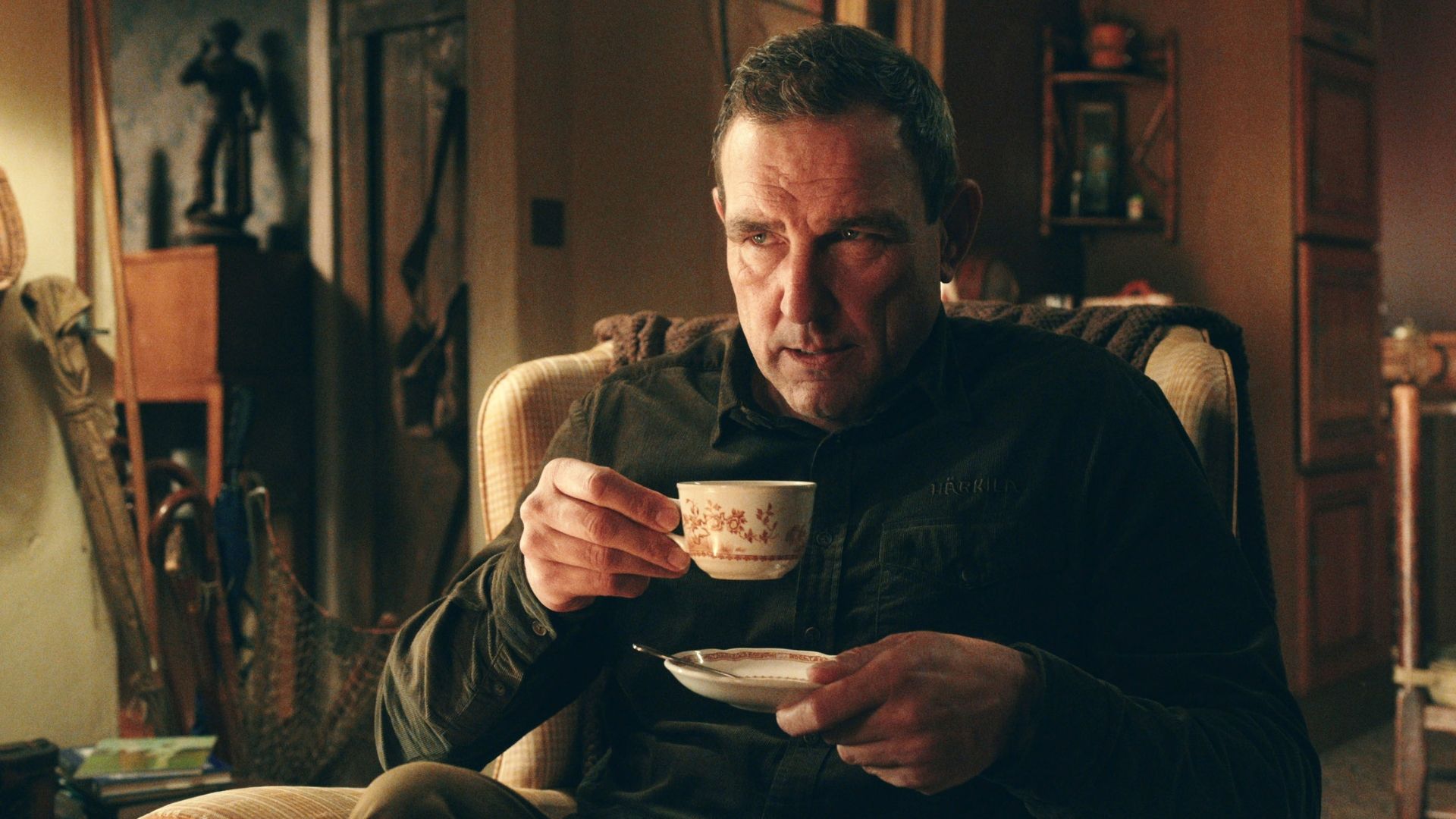 Guy Ritchie's best crime thriller in over a decade drops official new ...