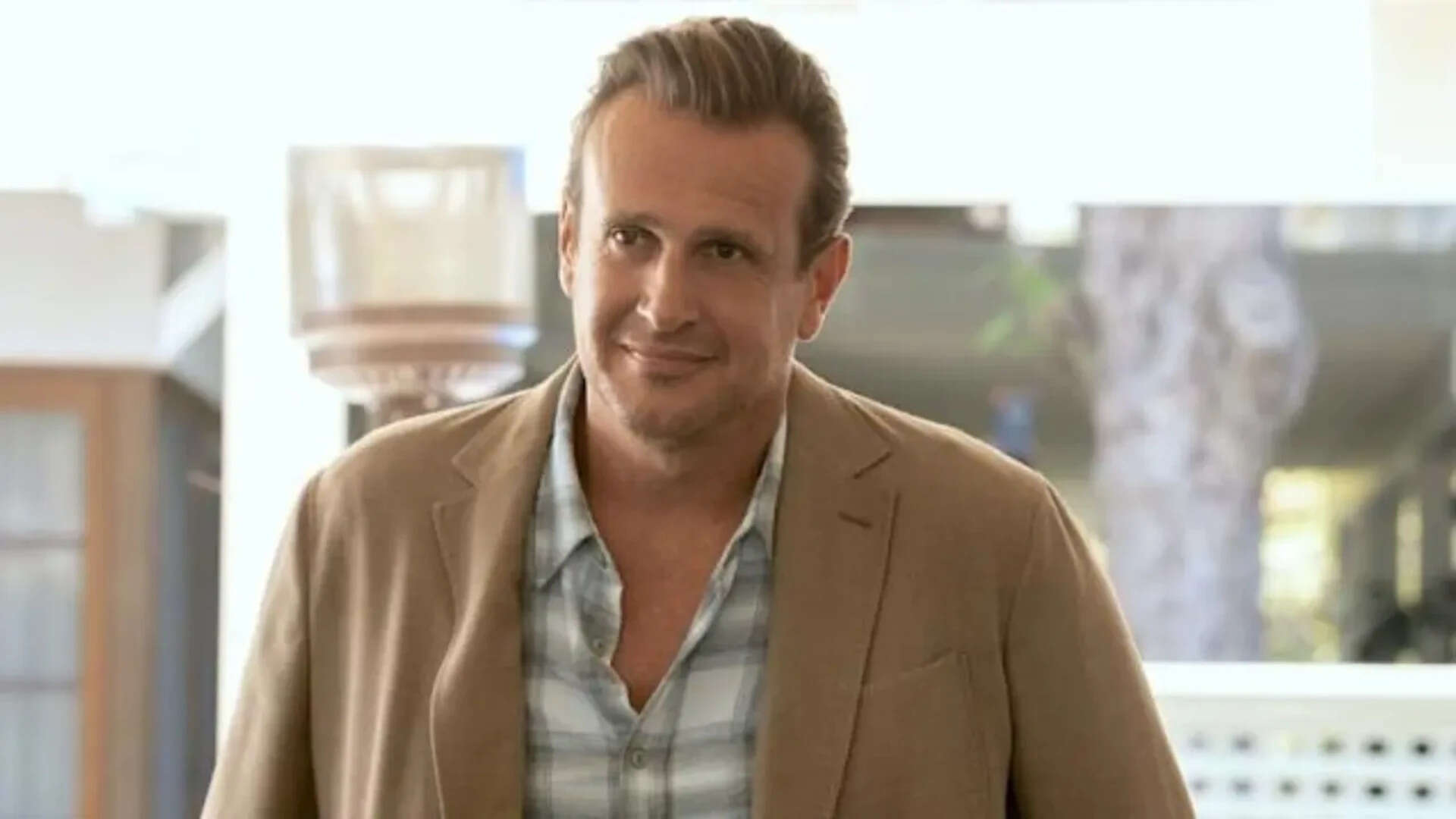 Jason Segel spills beans on security being called on him in Finland ...