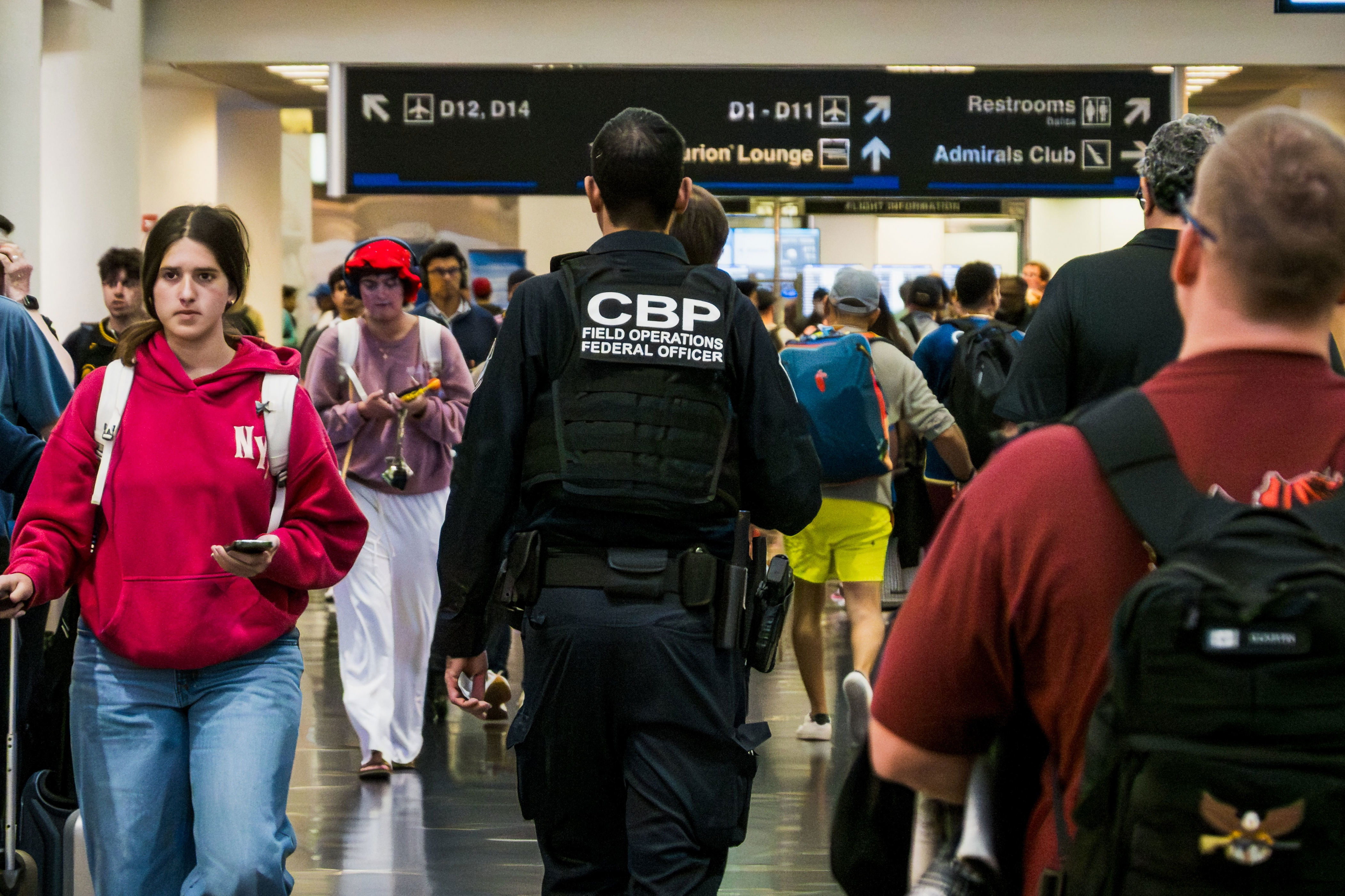 Traveler and child arrested by US Customs and Border Protection before ...