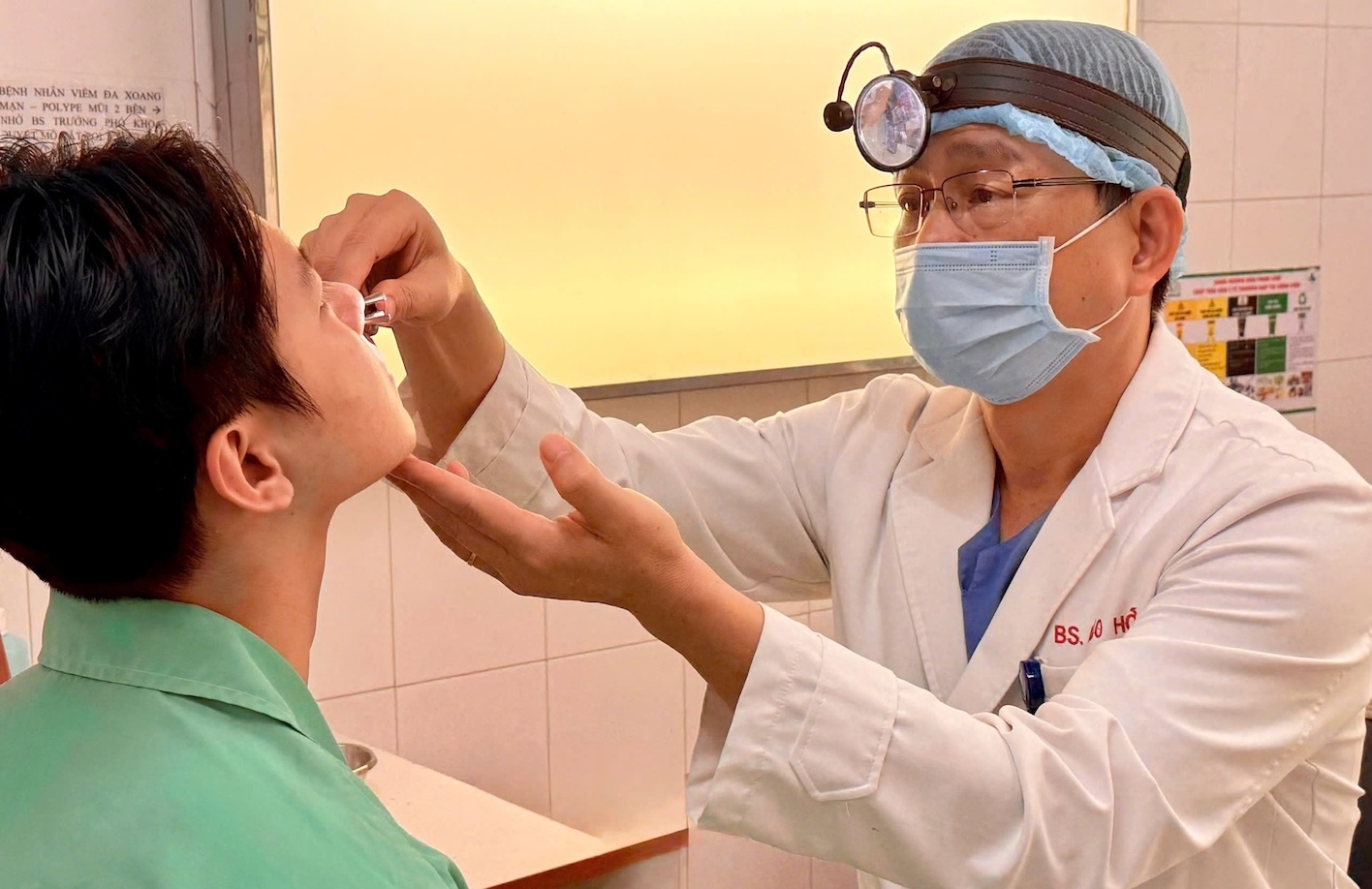 Viêm xoang 'phá hủy' xương trán chàng trai