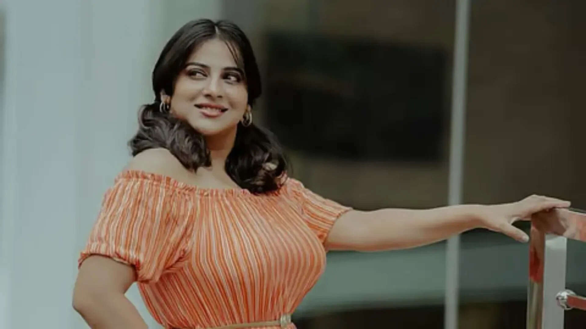 Anna Rajan clarifies on subscription content; Actress requests fans not ...