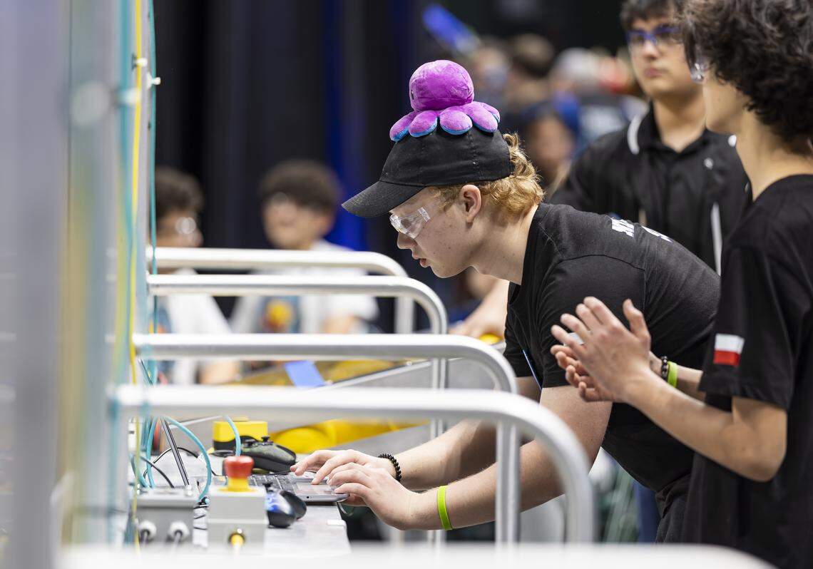 Take an inside look at a South Florida robotics competition
