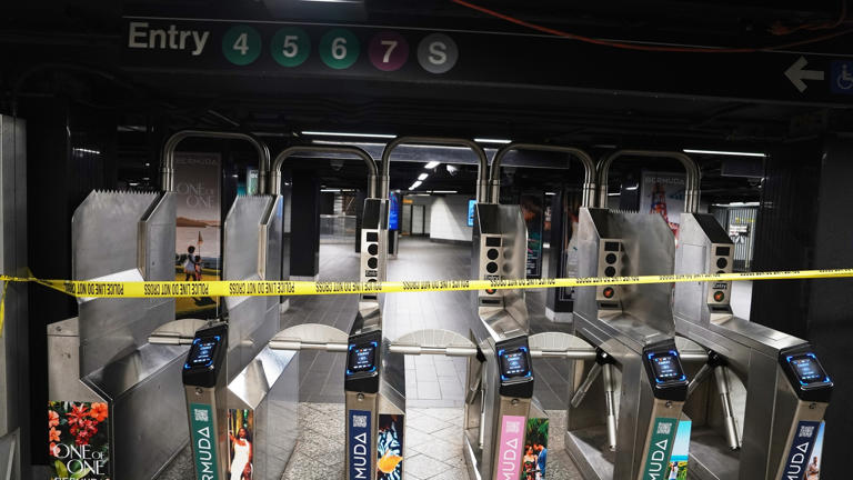 Slashing suspect shot at Grand Central subway station in New York ...
