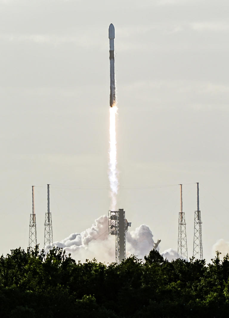 See photos of the Saturday SpaceX rocket launch from Florida with NASA ...