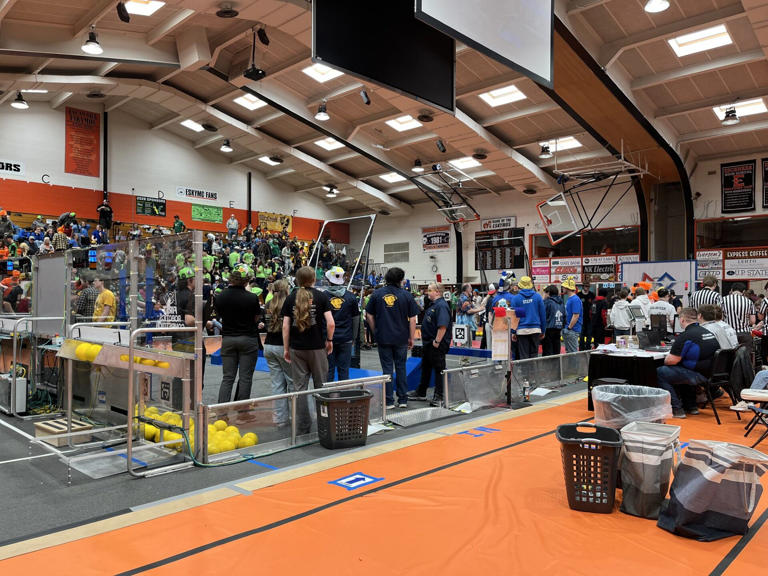 UP robotics teams compete for Michigan FIRST Robotics state finals