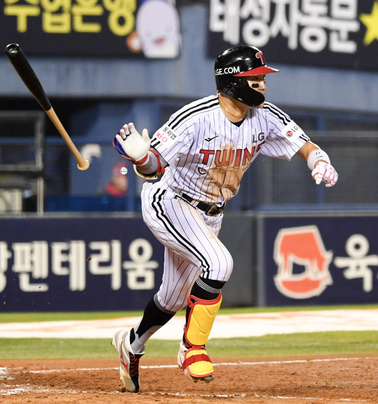 LG's eighth-inning comeback extends winning streak to six