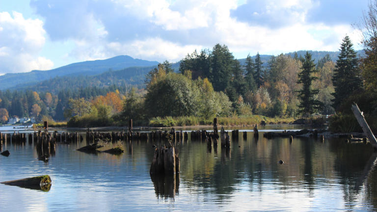 Nestled between Seattle and Vancouver is Washington's scenic lake for ...